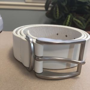 Allen Edmonds white leather belt 42/107